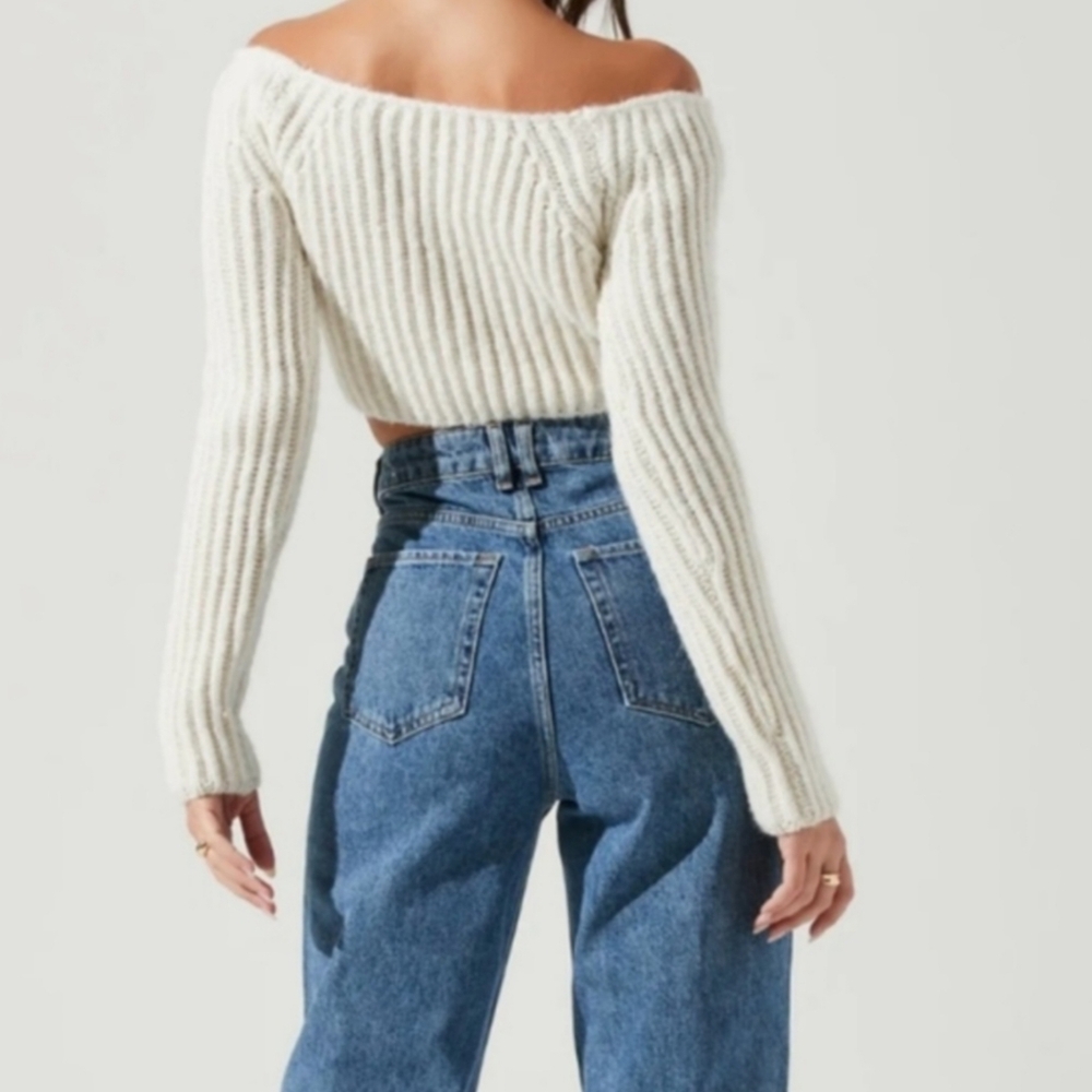 ASTR THE LABEL Mallory Off Shoulder Cream Ribbed Knit Sweater Crop Top  Small - Picture 3 of 11